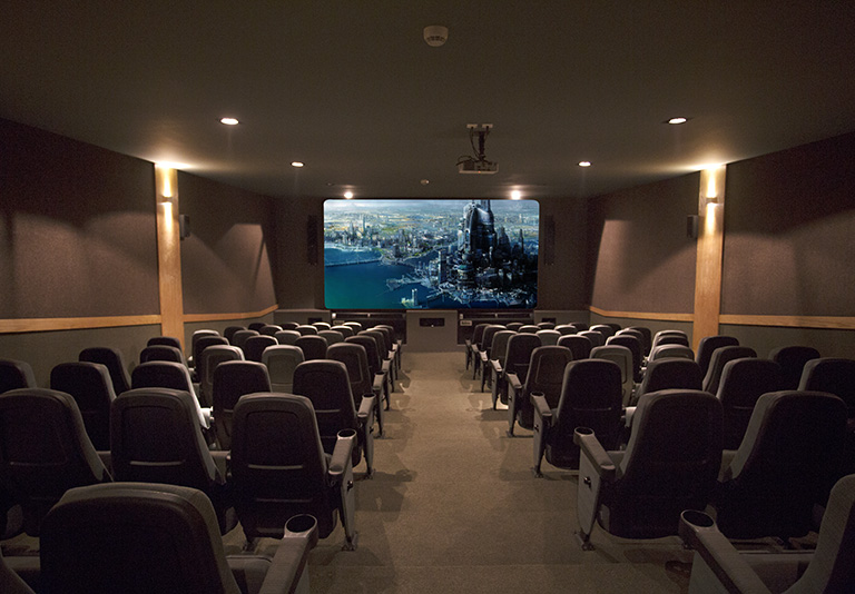 Departamentos en preventa con sala de cine